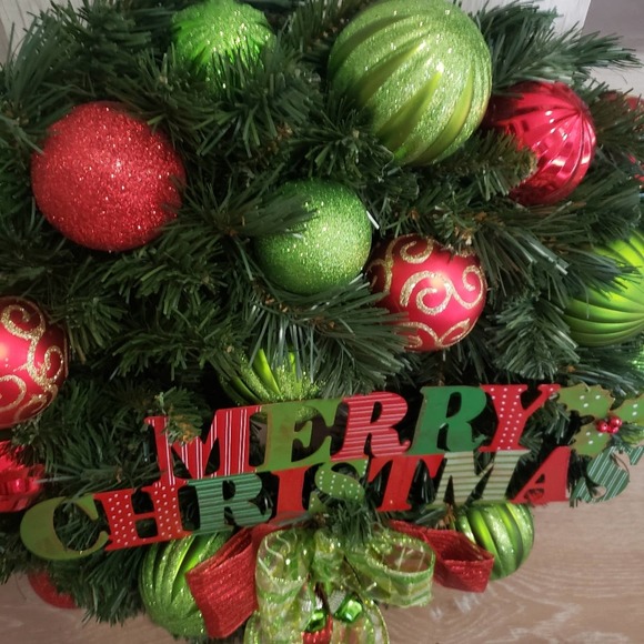 Handmade Merry Christmas wreath & hanger - Picture 7 of 8